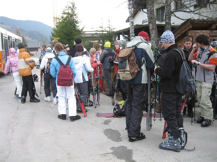 H06_Am_Skibus
