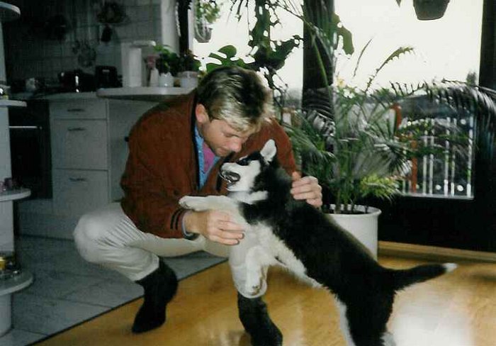 1990_03_Laika